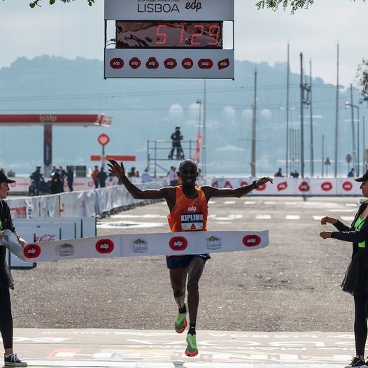 Semi-Marathon : L’Ougandais Jacob Kiplimo bat le record du monde.